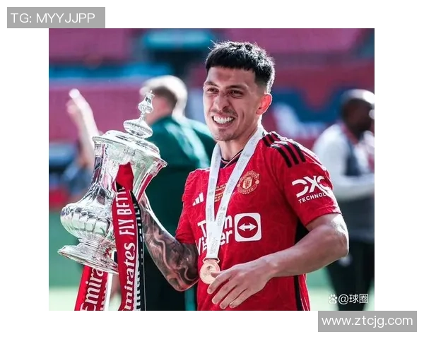 足球明星马丁内斯的辉煌历程与对足球的热爱之旅